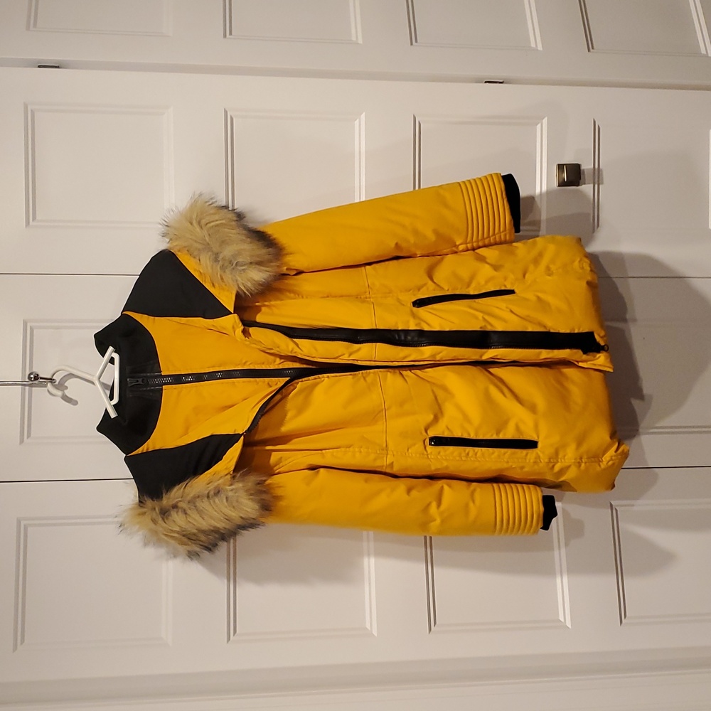 Women's Yellow Ski Jacket with Faux Fur Trim
